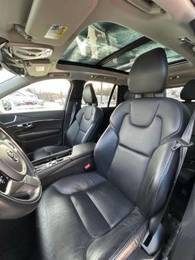 2020 Volvo XC90 T5 Momentum