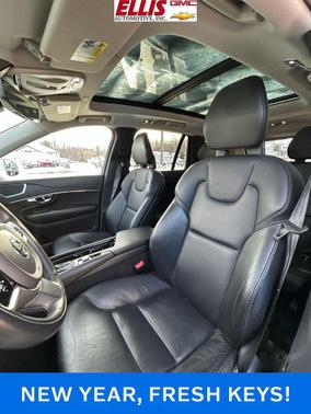 2020 Volvo XC90 T5 Momentum