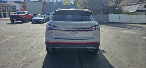 CERAMIC PEARL 2020 Lincoln Nautilus Reserve