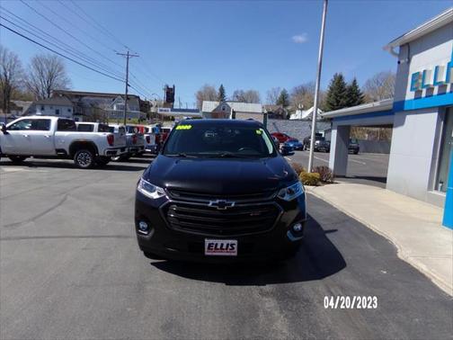 Mosaic Black Metallic 2020 Chevrolet Traverse RS