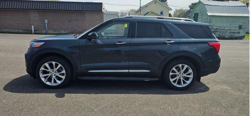STONE BLUE METALLIC 2022 Ford Explorer Platinum