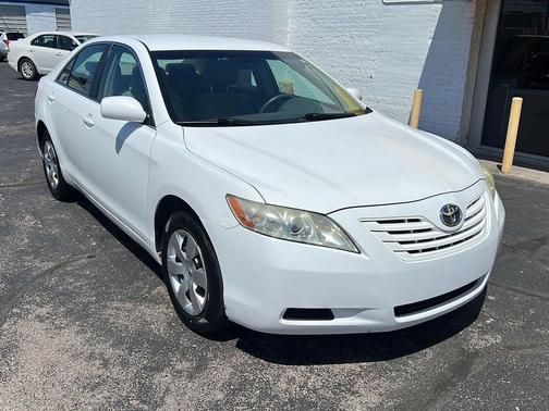 Super White 2007 Toyota Camry LE