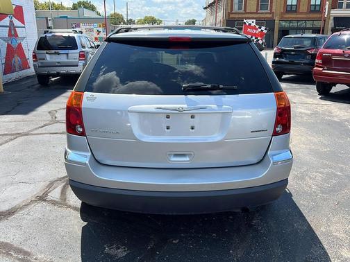 2004 Chrysler Pacifica Base