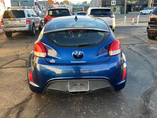 2017 Hyundai Veloster Base