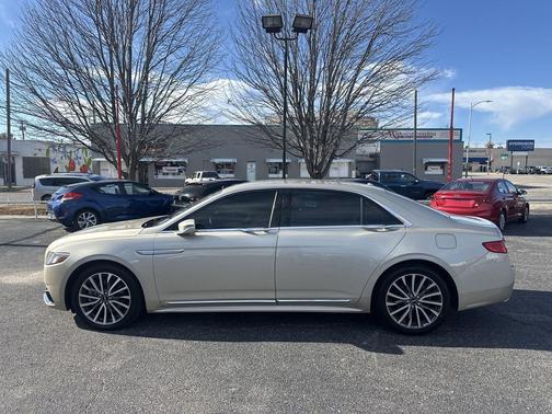 2017 Lincoln Continental Select
