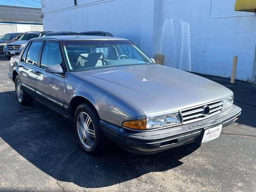 1991 Pontiac Bonneville LE