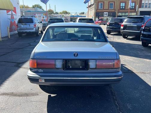 1991 Pontiac Bonneville LE
