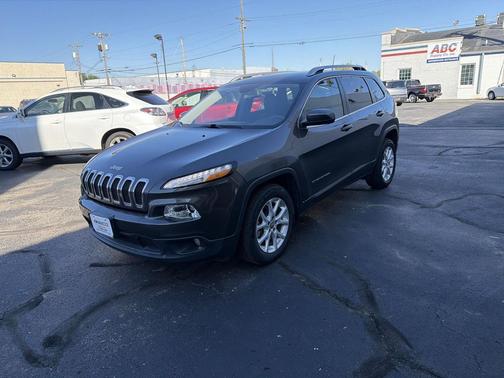 Granite Crystal Metallic Clearcoat 2018 Jeep Cherokee Latitude Plus