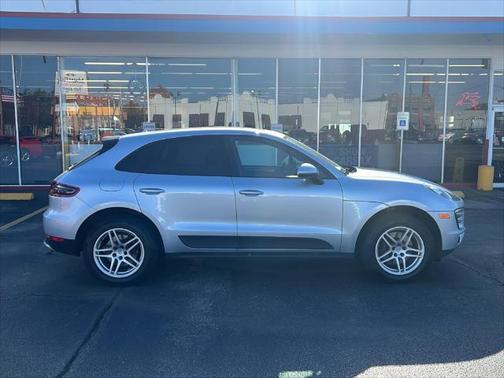 2017 Porsche Macan Base