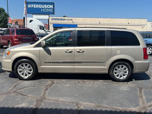 2015 Chrysler Town & Country Touring