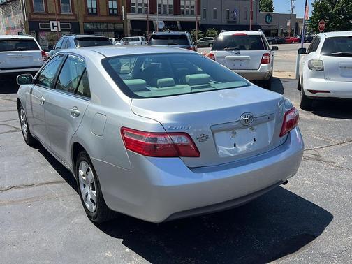 Titanium Metallic 2007 Toyota Camry LE