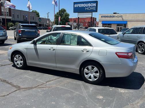 Titanium Metallic 2007 Toyota Camry LE