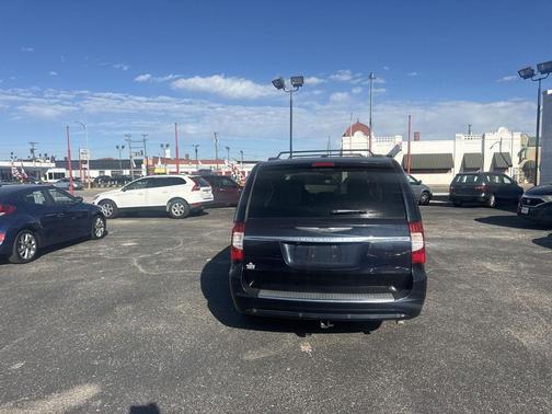 2011 Chrysler Town & Country Touring-L