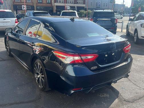 Galactic Aqua Mica 2020 Toyota Camry SE