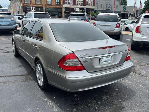 GOLD 2007 Mercedes-Benz E-Class 3.5L