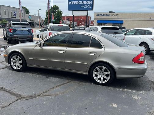 GOLD 2007 Mercedes-Benz E-Class 3.5L