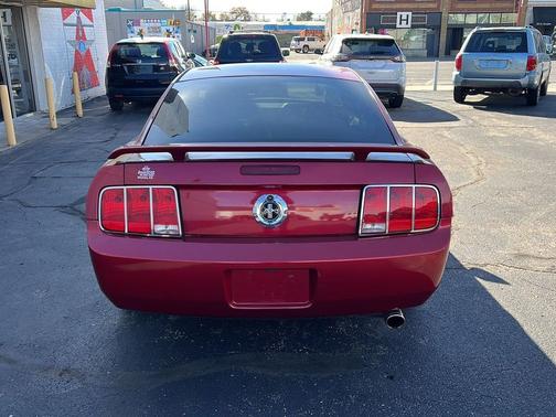 2006 Ford Mustang Base
