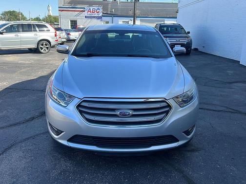 Ingot Silver Metallic 2013 Ford Taurus SEL