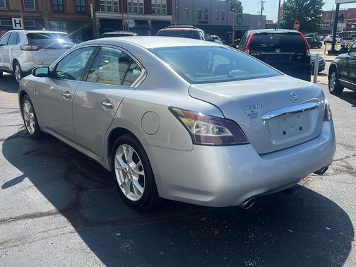 2013 Nissan Maxima SV