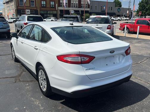 Oxford White 2013 Ford Fusion S