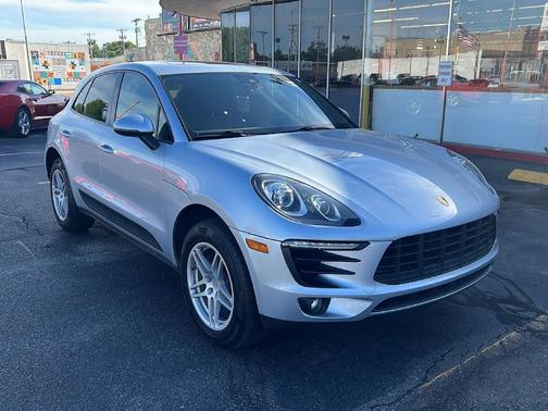 2017 Porsche Macan 