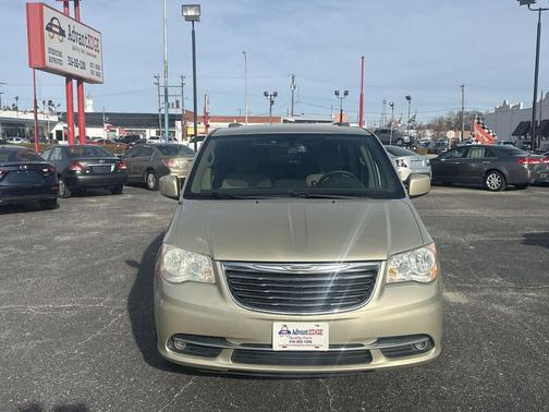 2011 Chrysler Town & Country Touring