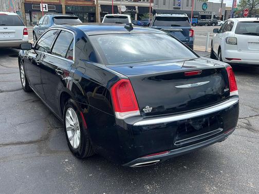 2015 Chrysler 300 Limited