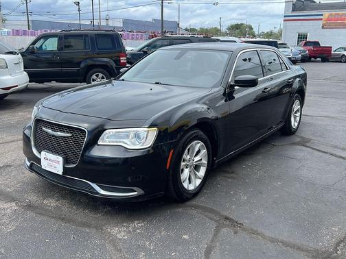 2015 Chrysler 300 Limited