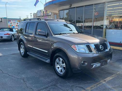 2008 Nissan Pathfinder LE