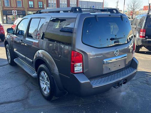 2008 Nissan Pathfinder LE