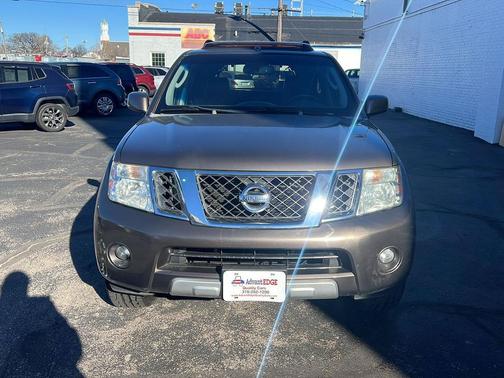 2008 Nissan Pathfinder LE