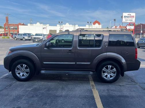 2008 Nissan Pathfinder LE