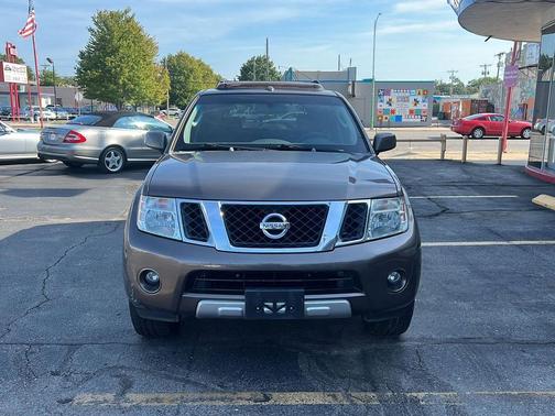 2008 Nissan Pathfinder LE