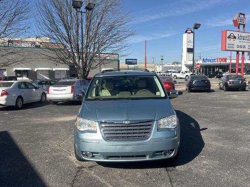 2010 Chrysler Town & Country Limited