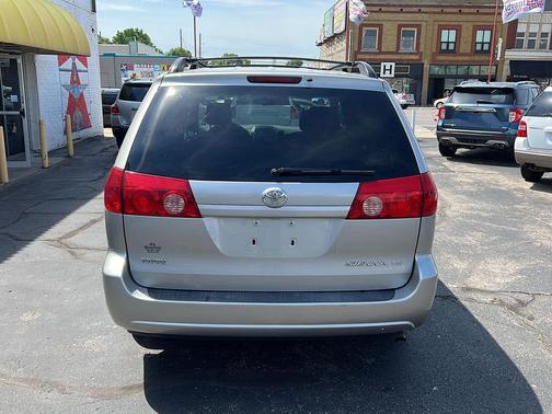 Silver Shadow Pearl 2006 Toyota Sienna LE