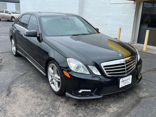 Black 2011 Mercedes-Benz E-Class E 350 Luxury