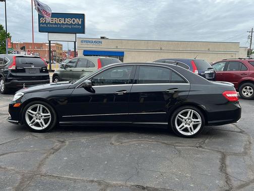 Black 2011 Mercedes-Benz E-Class E 350 Luxury