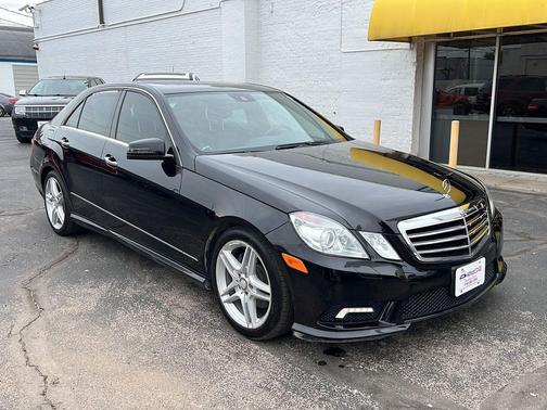 Black 2011 Mercedes-Benz E-Class E 350 Luxury