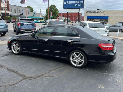 Black 2011 Mercedes-Benz E-Class E 350 Luxury