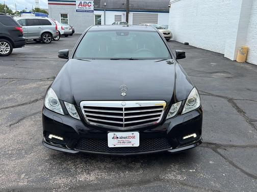 Black 2011 Mercedes-Benz E-Class E 350 Luxury