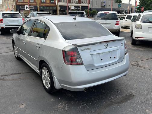 Brilliant Silver Metallic 2009 Nissan Sentra 2.0 SR