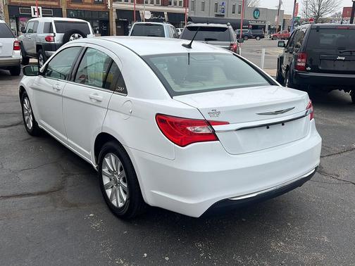 2013 Chrysler 200 Touring