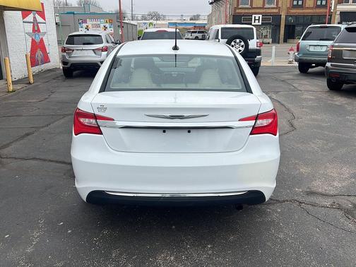 2013 Chrysler 200 Touring