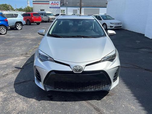 Classic Silver Metallic 2017 Toyota Corolla XSE