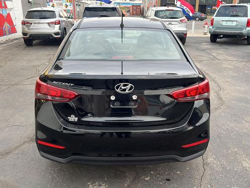 2020 Hyundai Accent SE