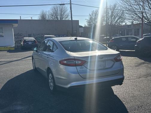 2013 Ford Fusion S