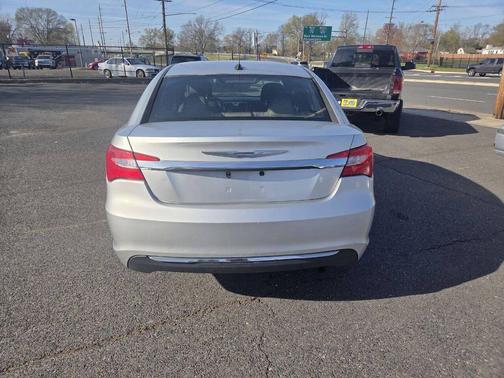 Bright Silver Metallic Clearcoat 2011 Chrysler 200 Touring