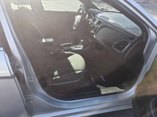 Bright Silver Metallic Clearcoat 2011 Chrysler 200 Touring