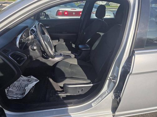 Bright Silver Metallic Clearcoat 2011 Chrysler 200 Touring