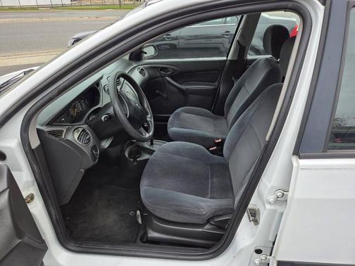 2000 Ford Focus LX